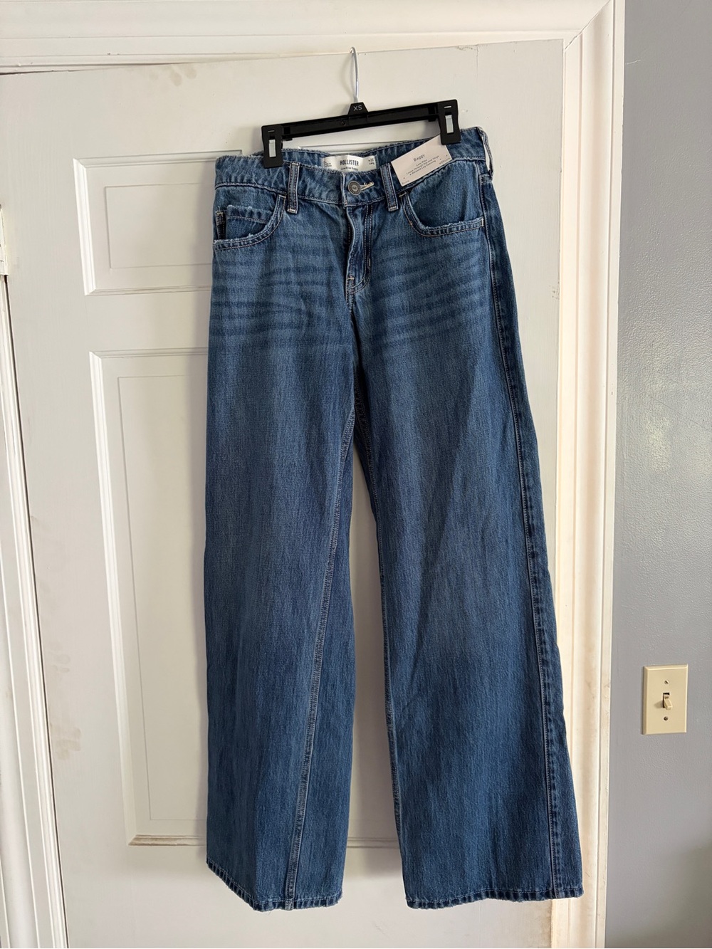 Hollister Classic Low Rise Baggy Jeans NWT